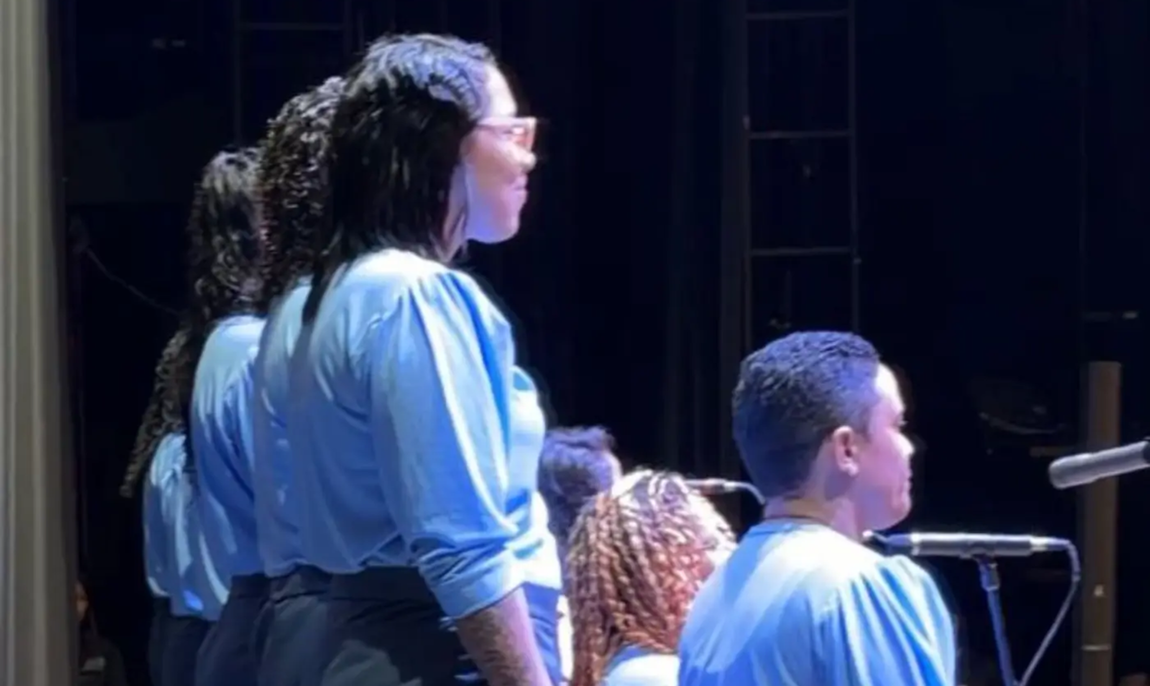 Clássicos paraenses embalaram o público no espetáculo da Amazônia Jazz Band no Theatro da Paz
